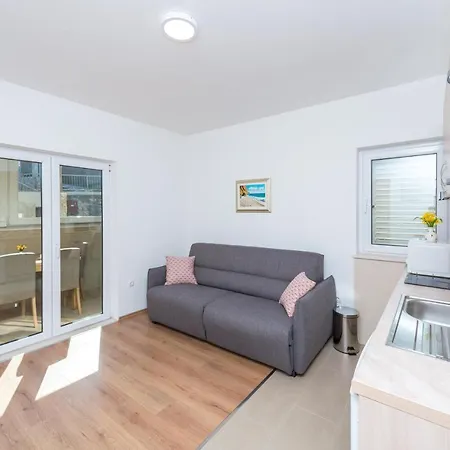 Rilovic - Premium One Bedroom With Loggia And Sea View קאבטאט