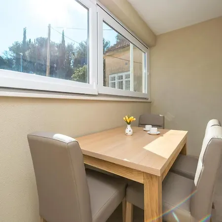 Rilovic - Premium One Bedroom With Loggia And Sea View דירה